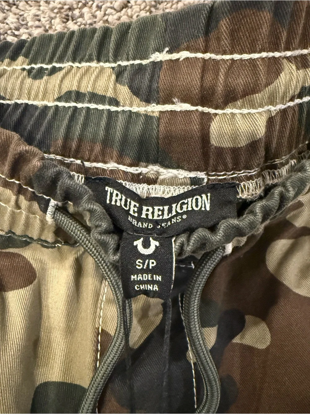 True Religion Camo Cargo Jogger Pants Hunting Camo Elastic Waist Men’s Small NWT